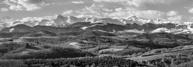Chaîne des Pyrénées depuis Gardères Chaîne des Pyrénées depuis Gardères